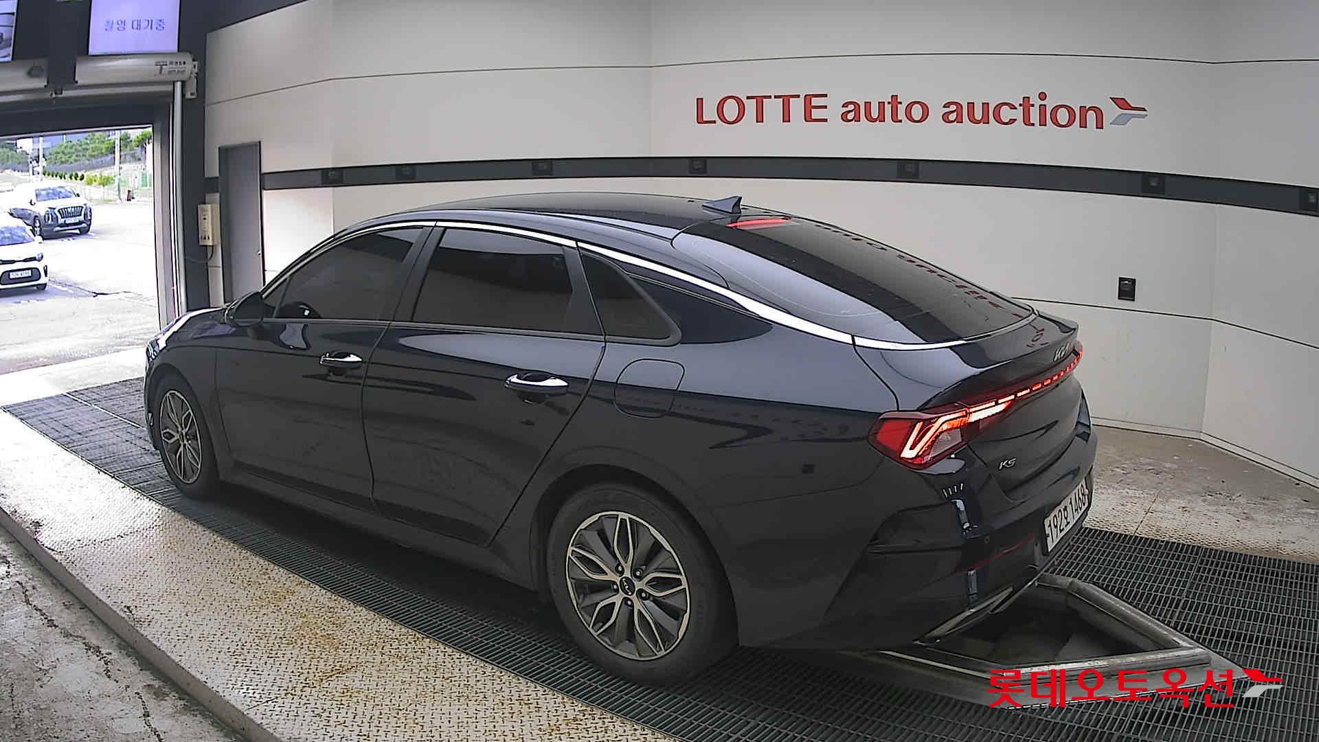2022 - kia k5