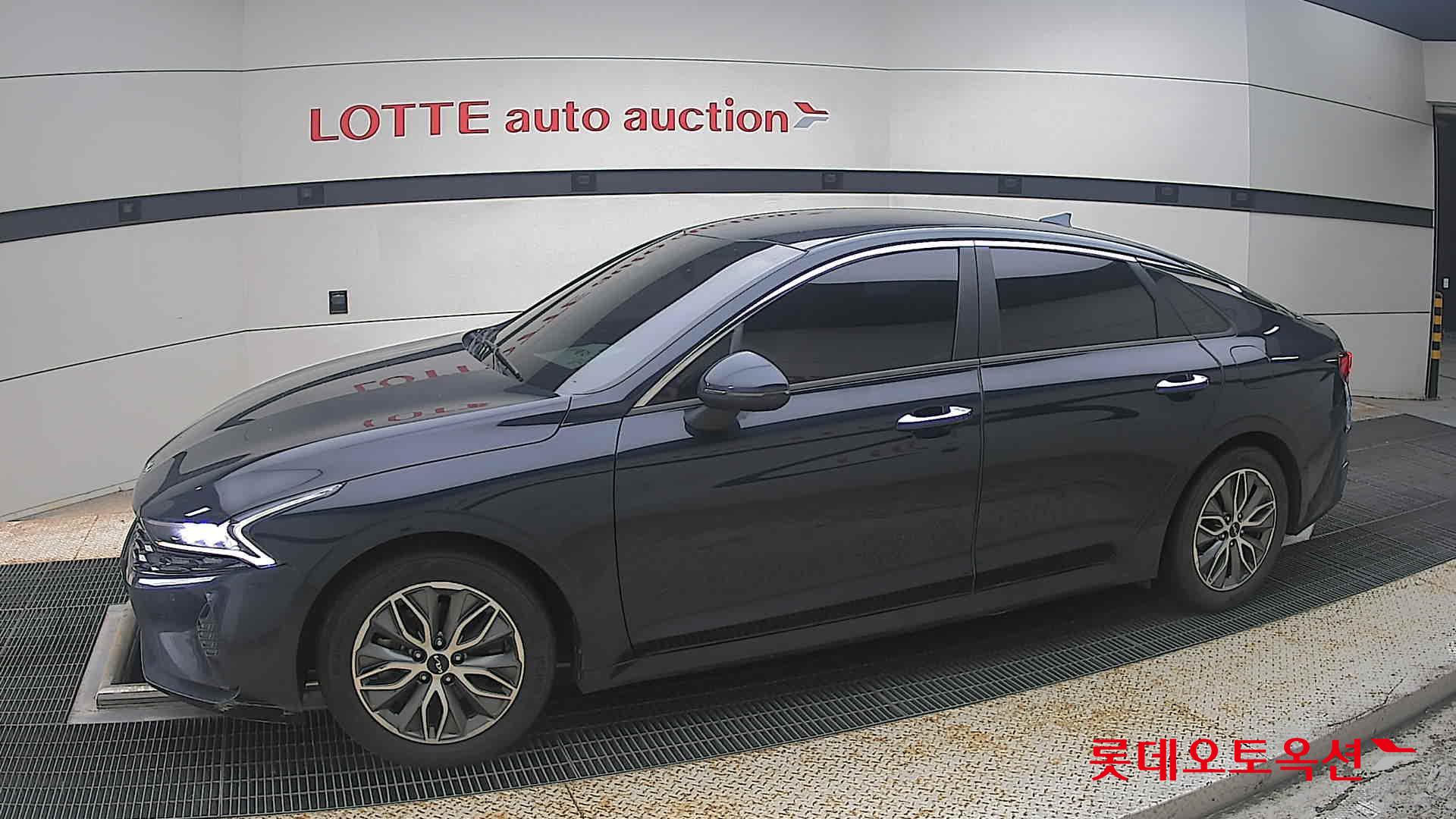 2022 - kia k5