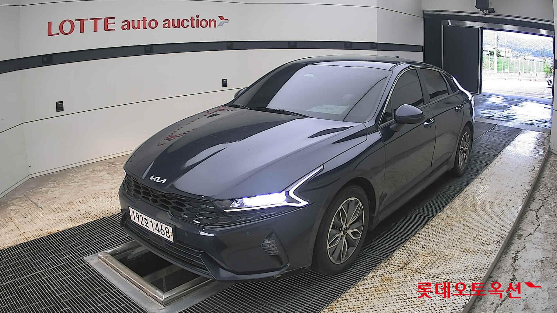 2022 - kia k5