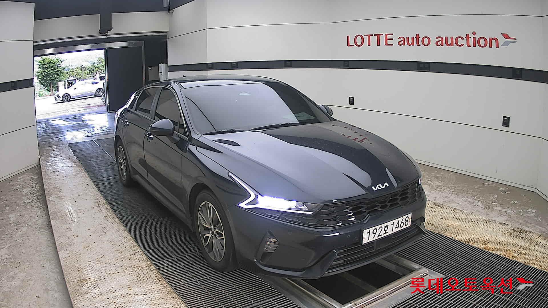 2022 - kia k5