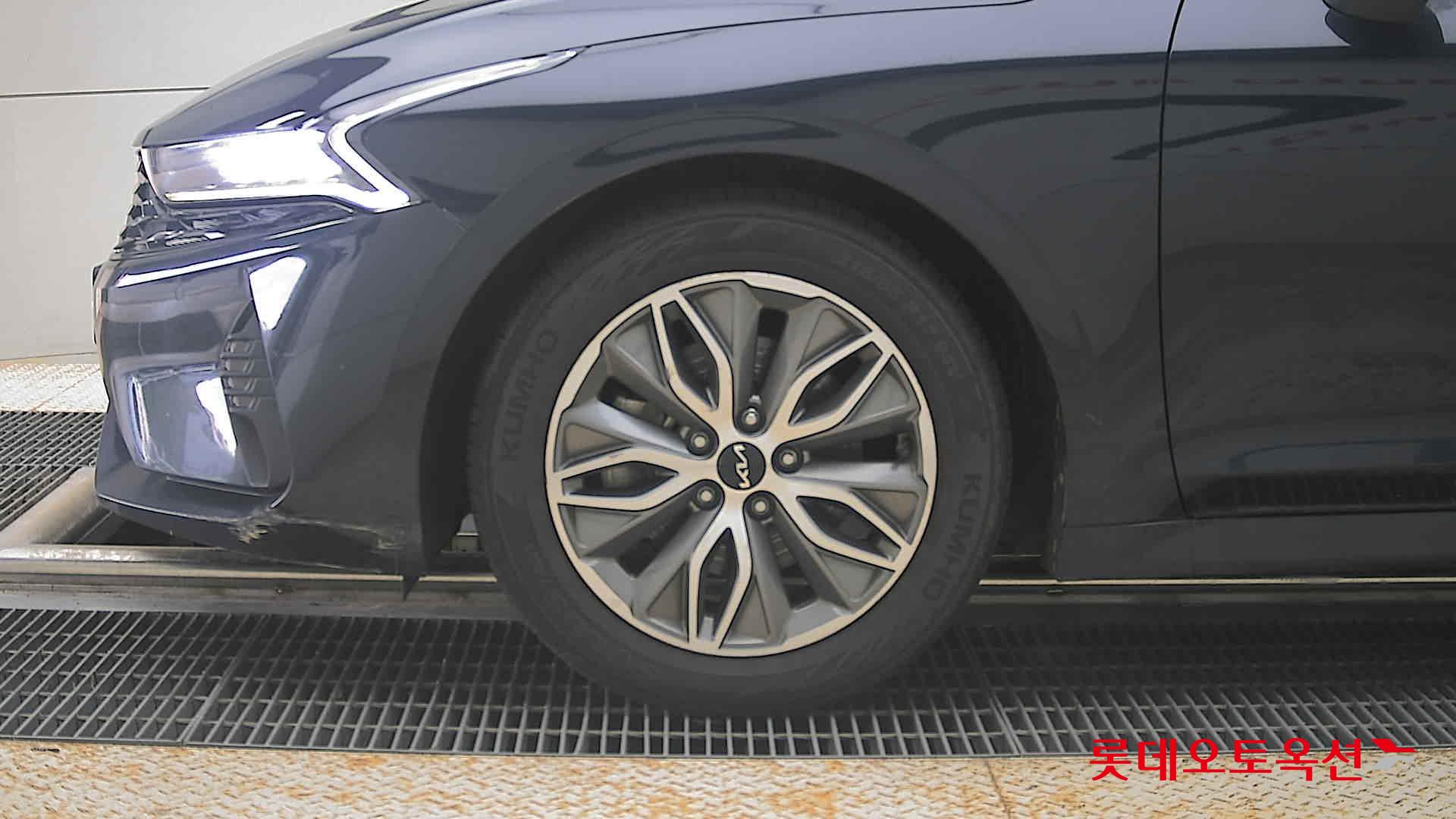 2022 - kia k5