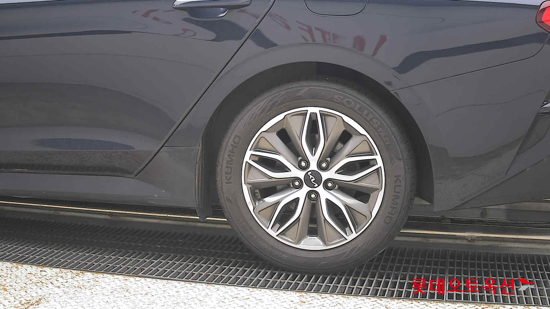 2022 - kia k5