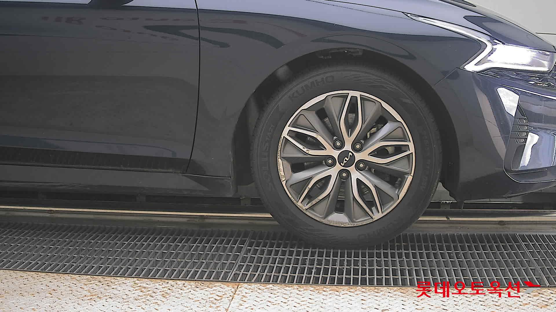 2022 - kia k5