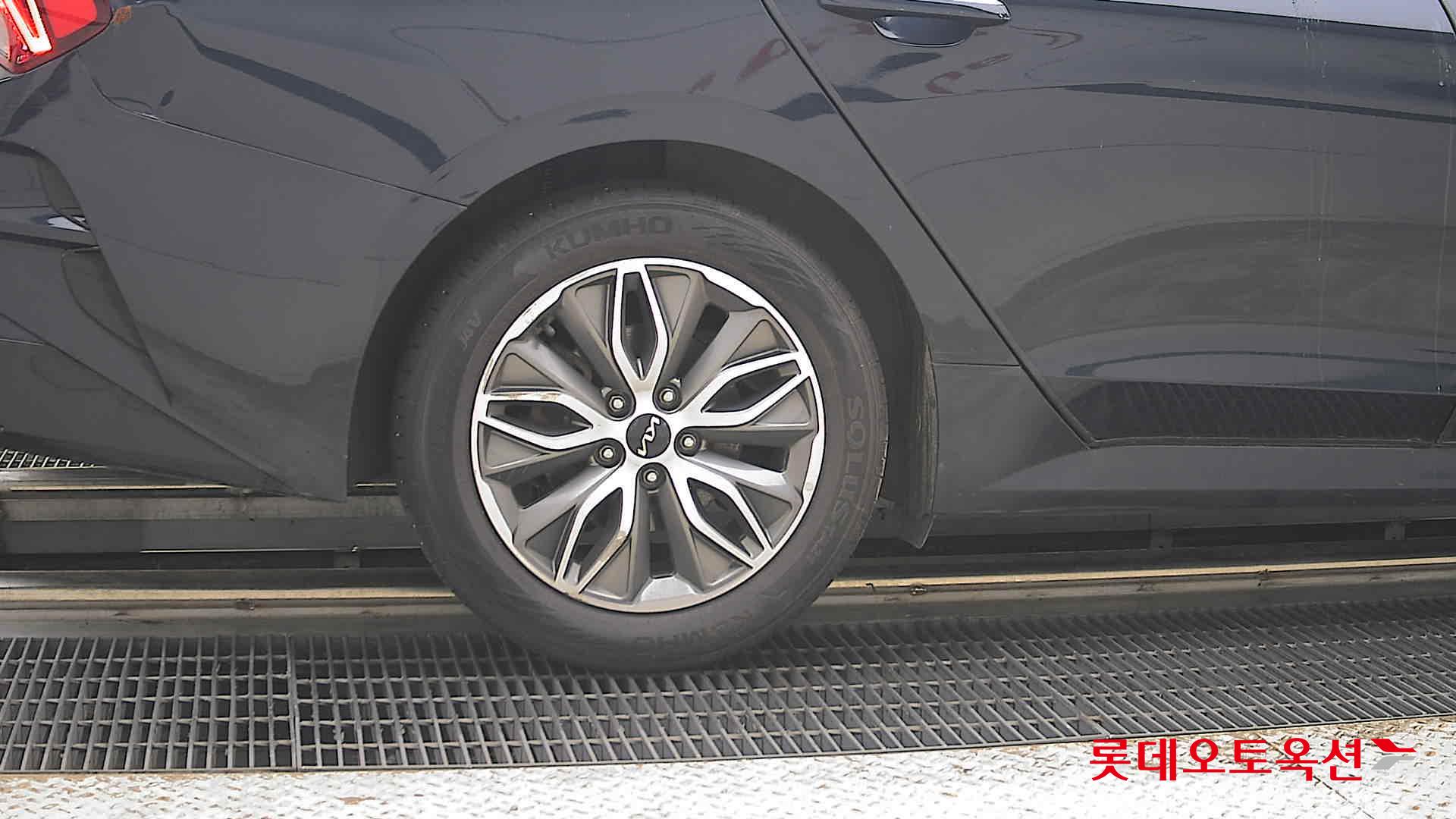 2022 - kia k5