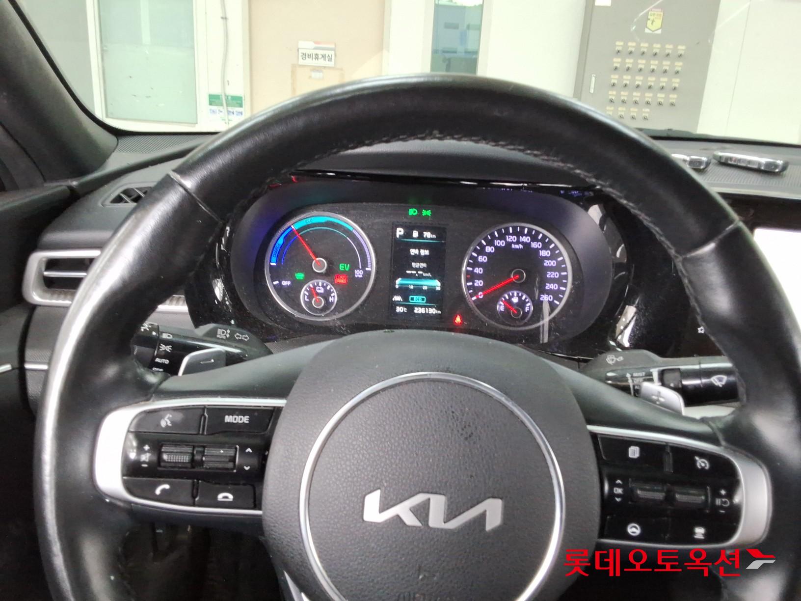 2022 - kia k5