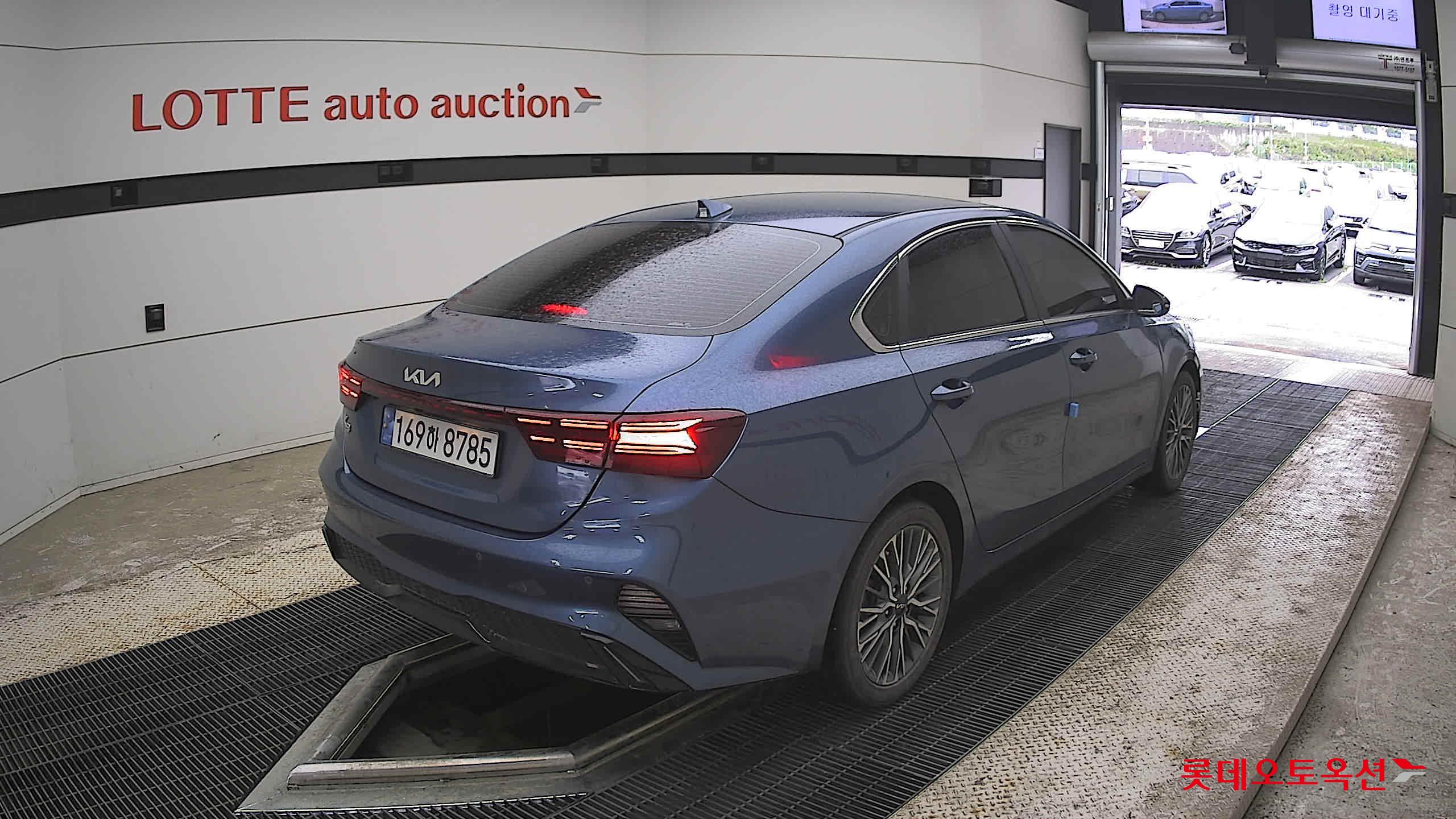 Kia K3 - 5
