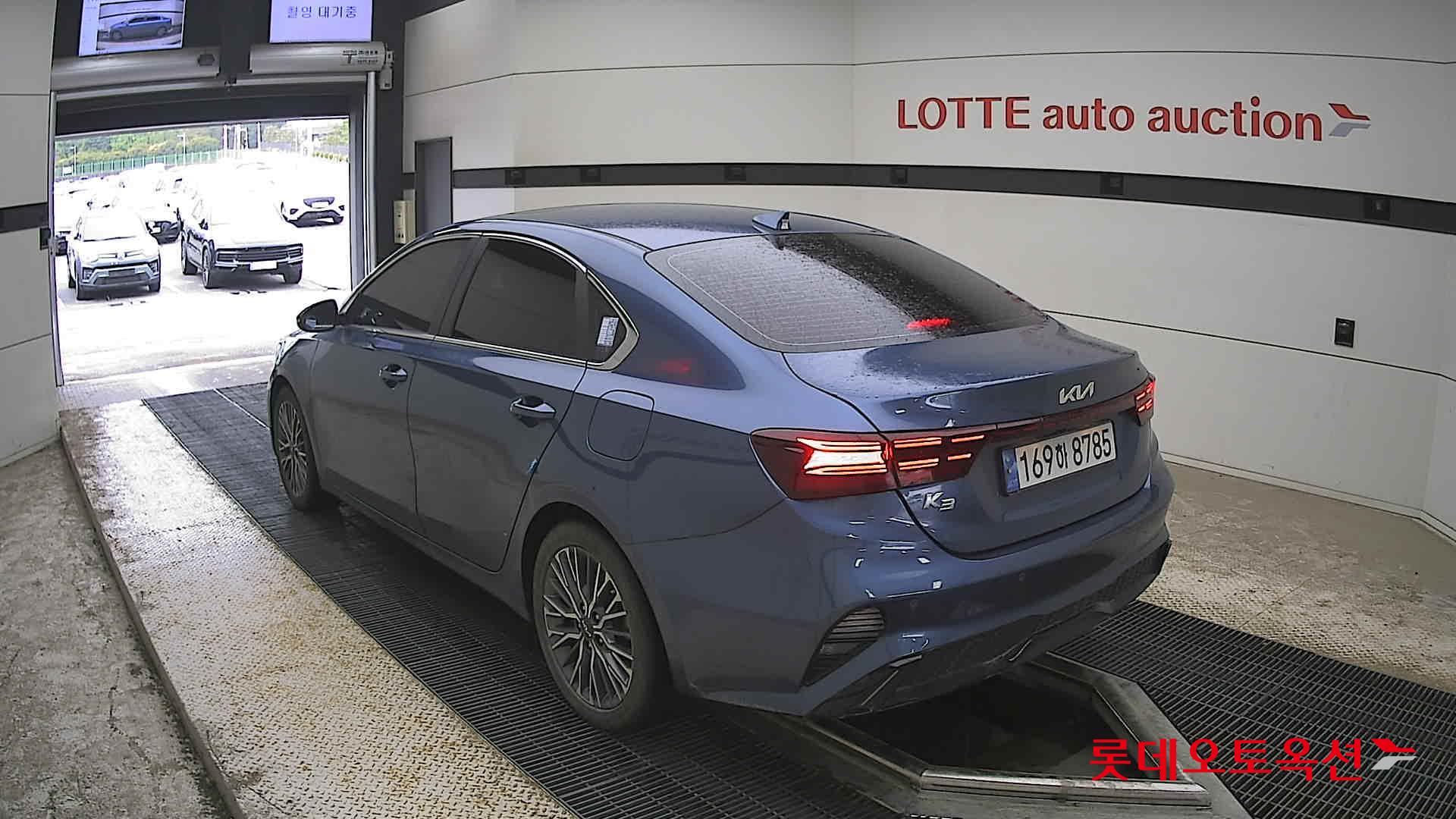 Kia K3 - 4