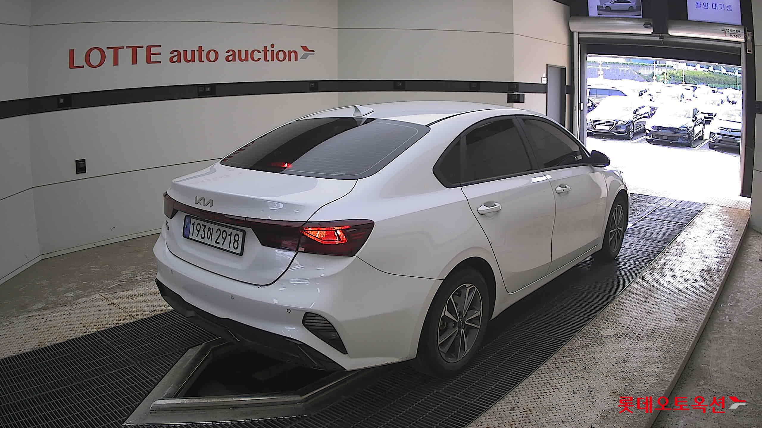 Kia K3 - 5