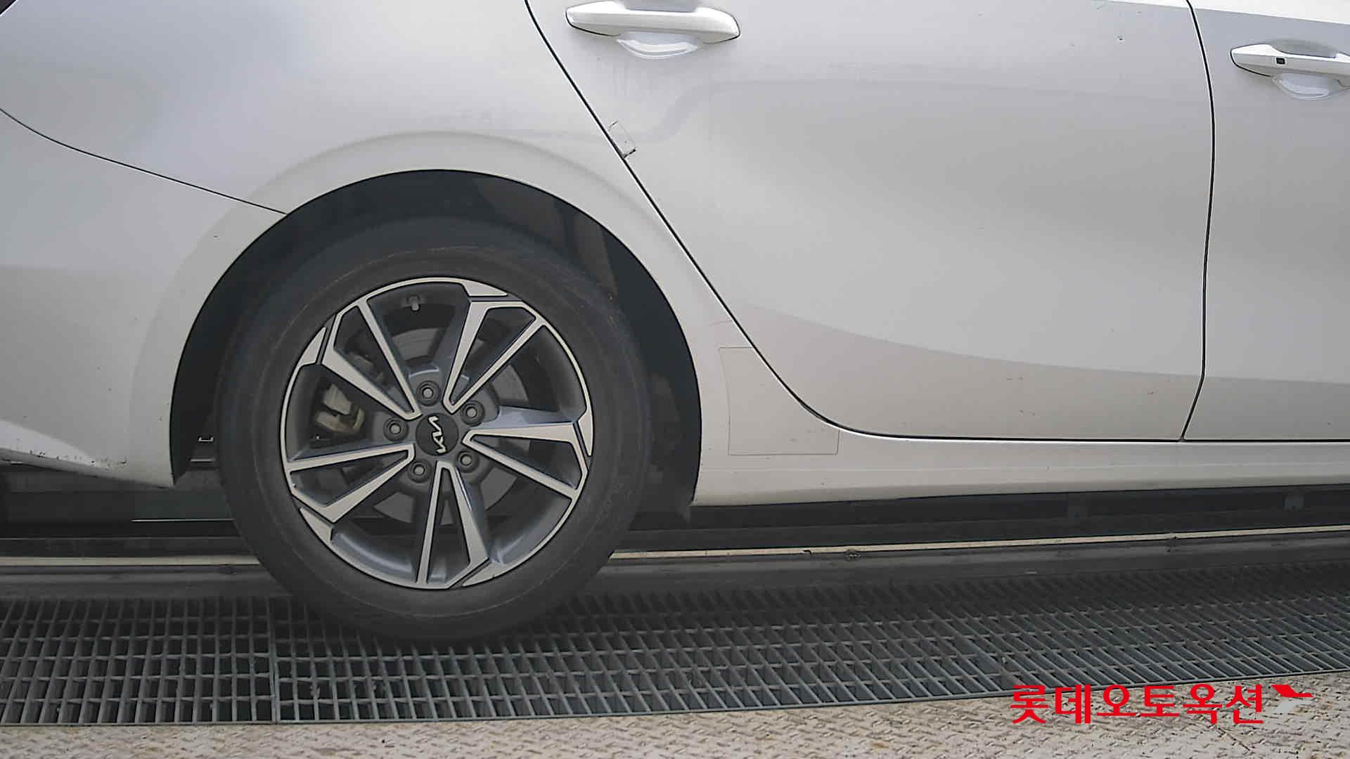 Kia K3 - 28