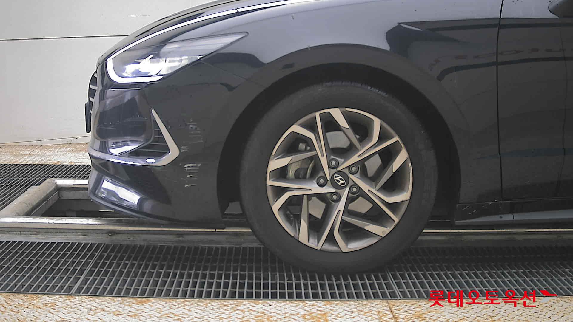 Hyundai Sonata - 25