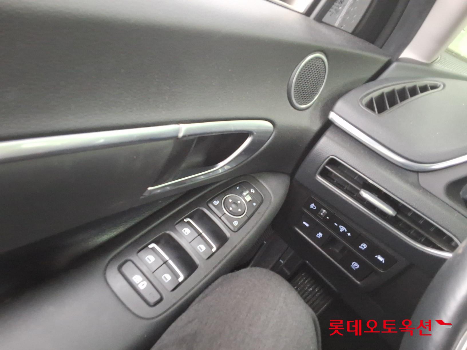 Hyundai Sonata - 29
