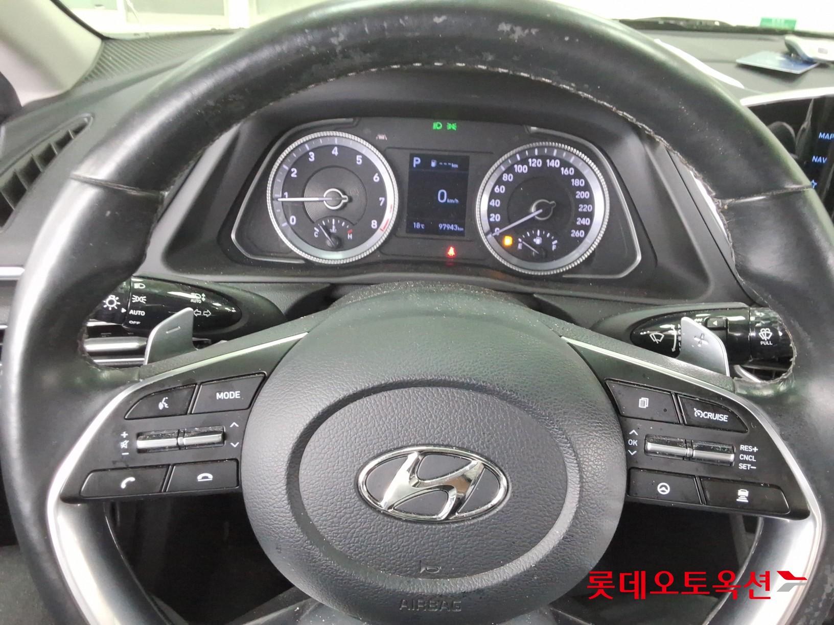 Hyundai Sonata - 30