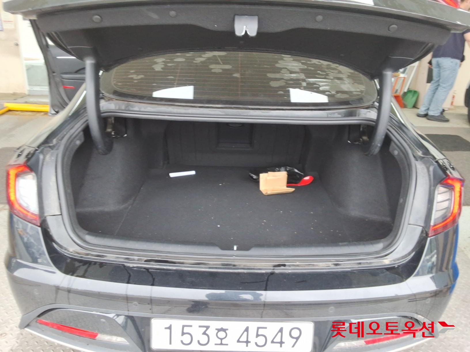 Hyundai Sonata - 9
