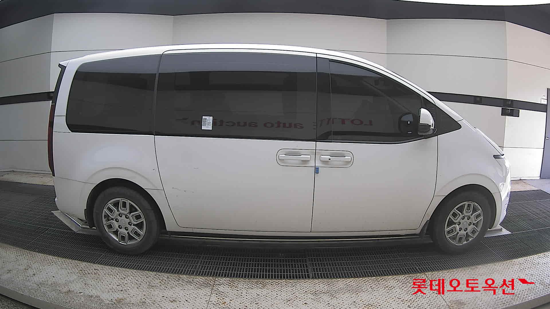 Hyundai Staria - 21