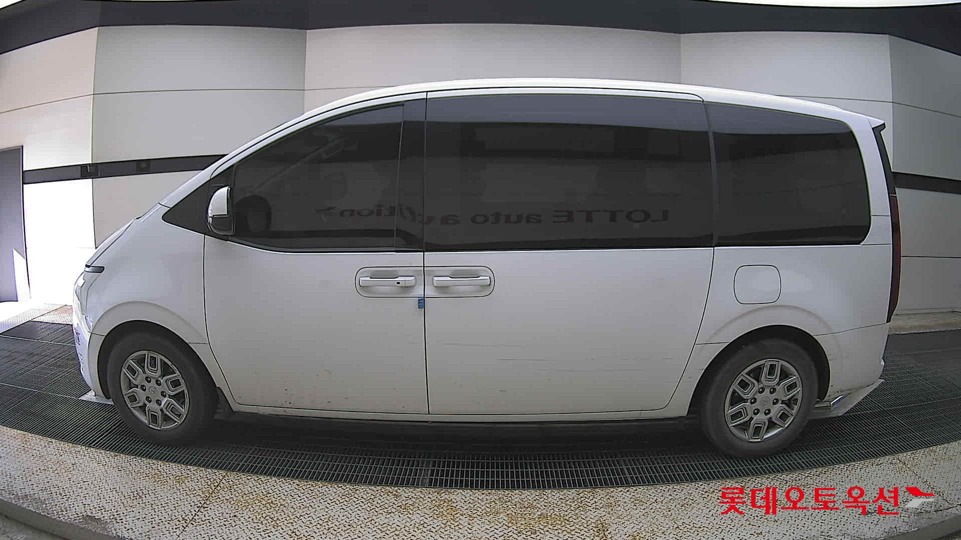 Hyundai Staria - 13