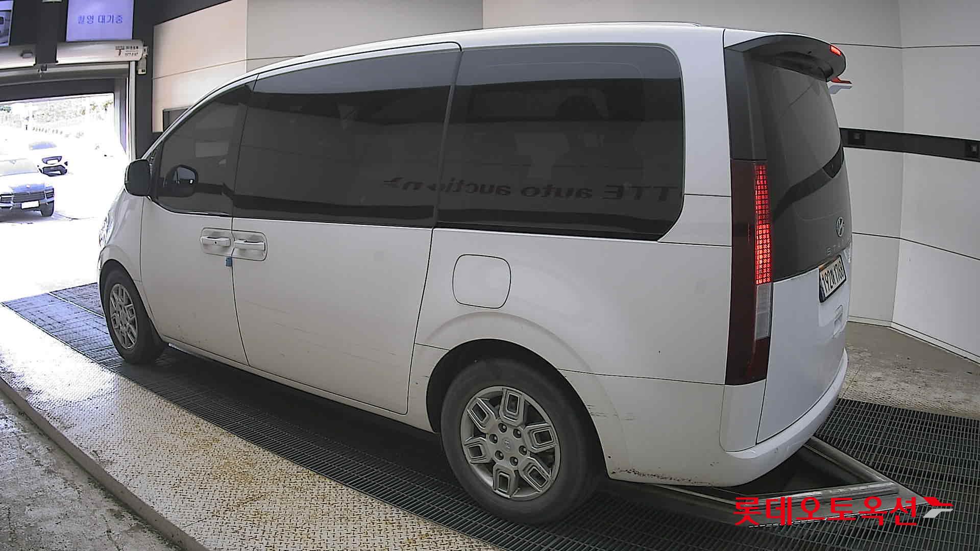 Hyundai Staria - 15