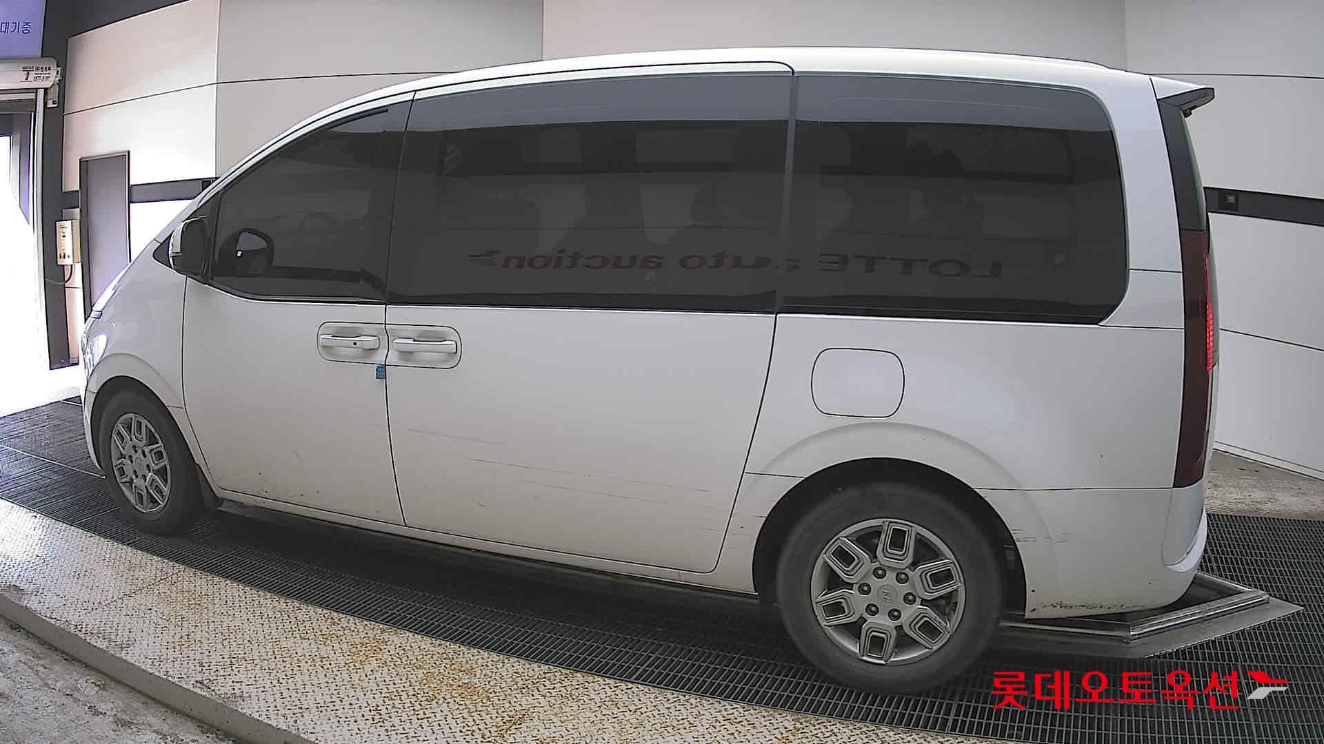 Hyundai Staria - 14