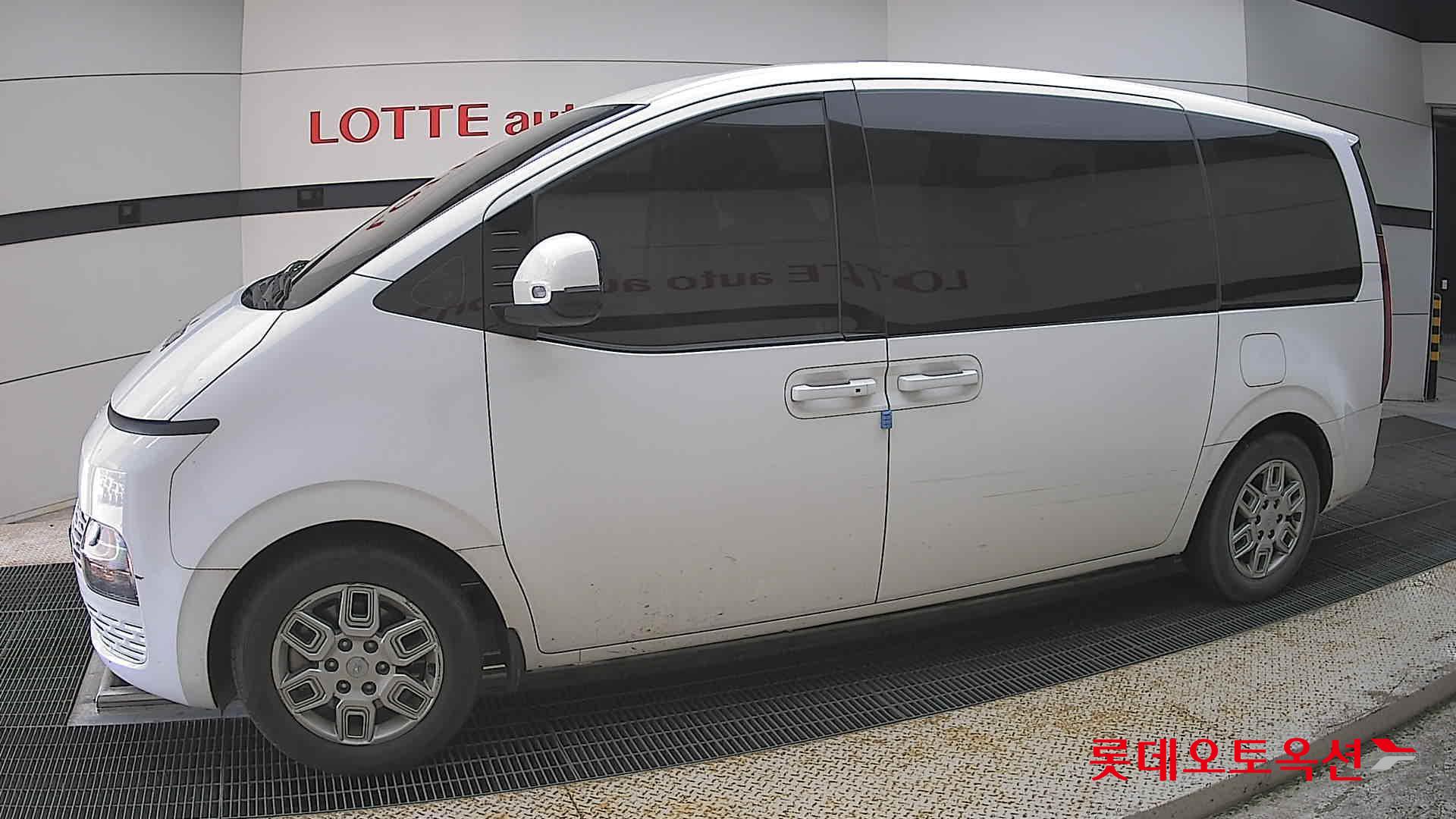Hyundai Staria - 12