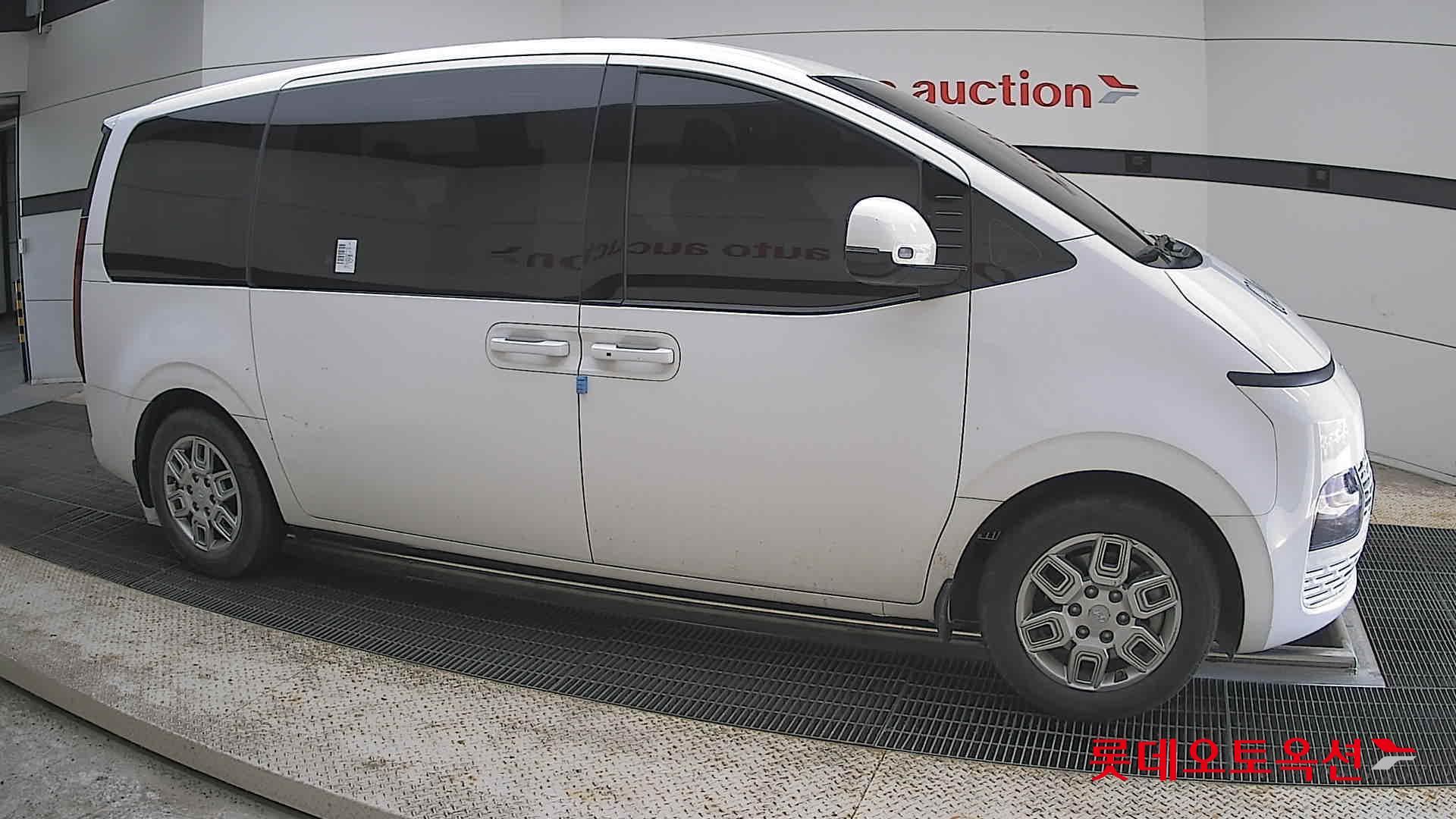 Hyundai Staria - 22