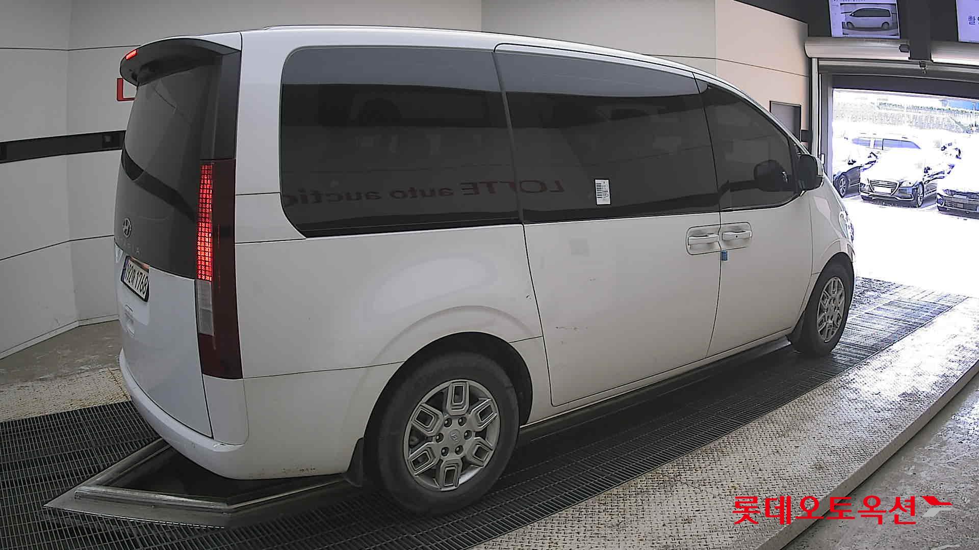 Hyundai Staria - 19