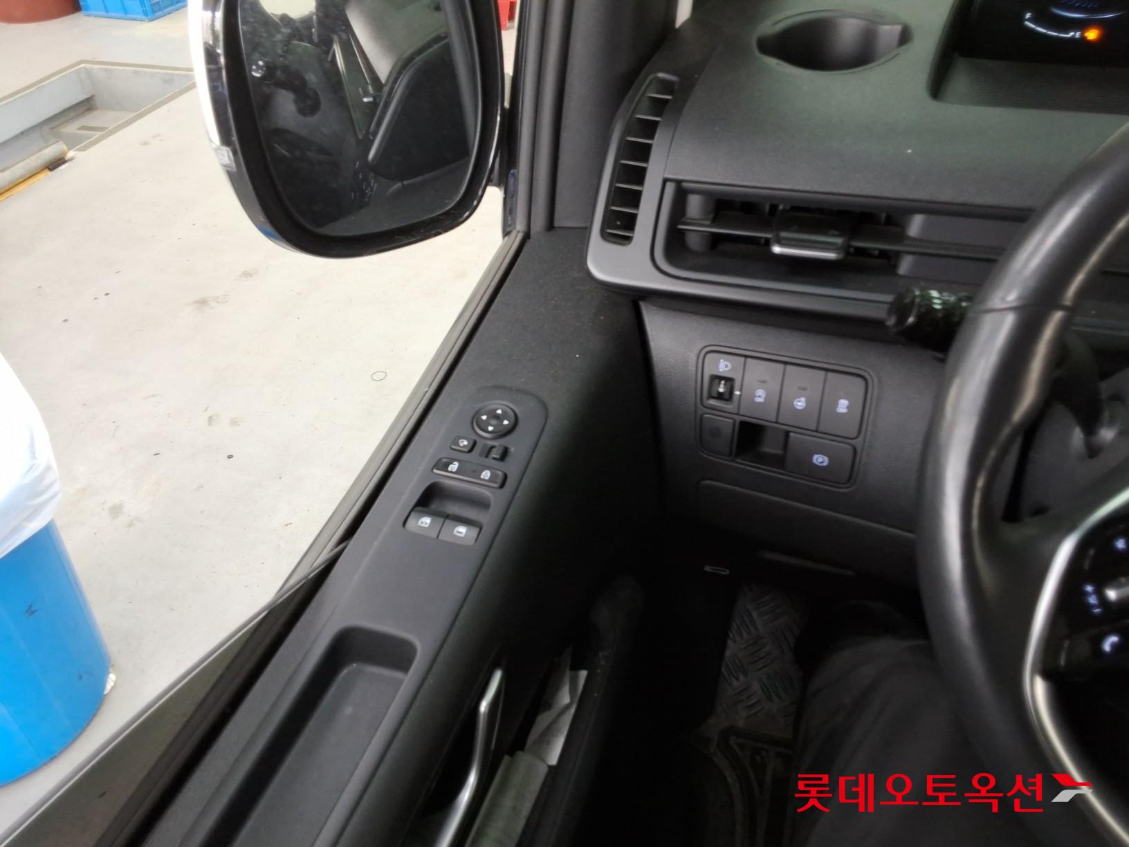 Hyundai Staria - 29