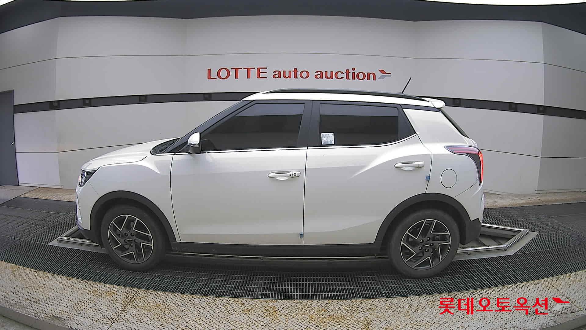 KG Mobility Tivoli - 13