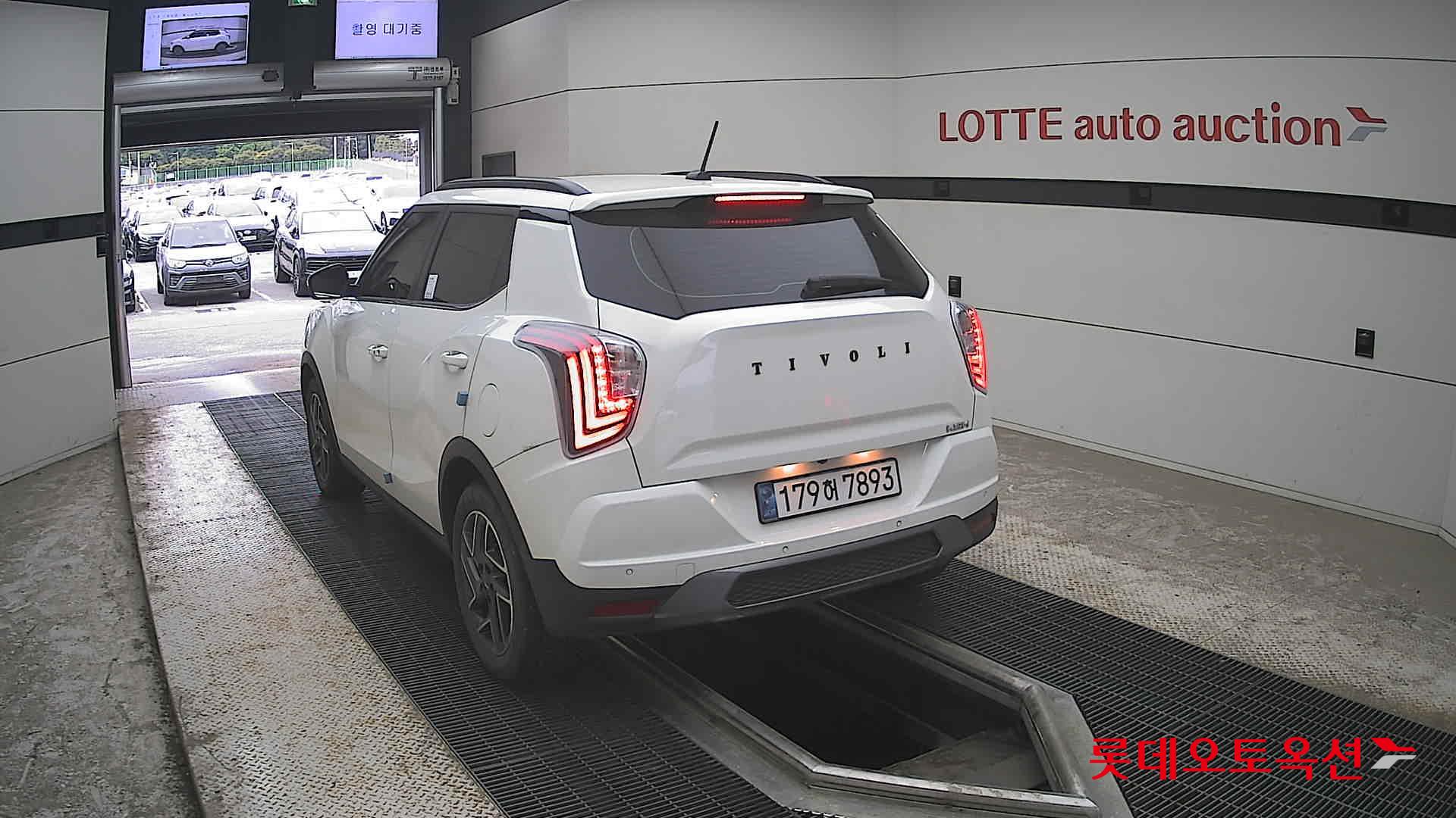 KG Mobility Tivoli - 16
