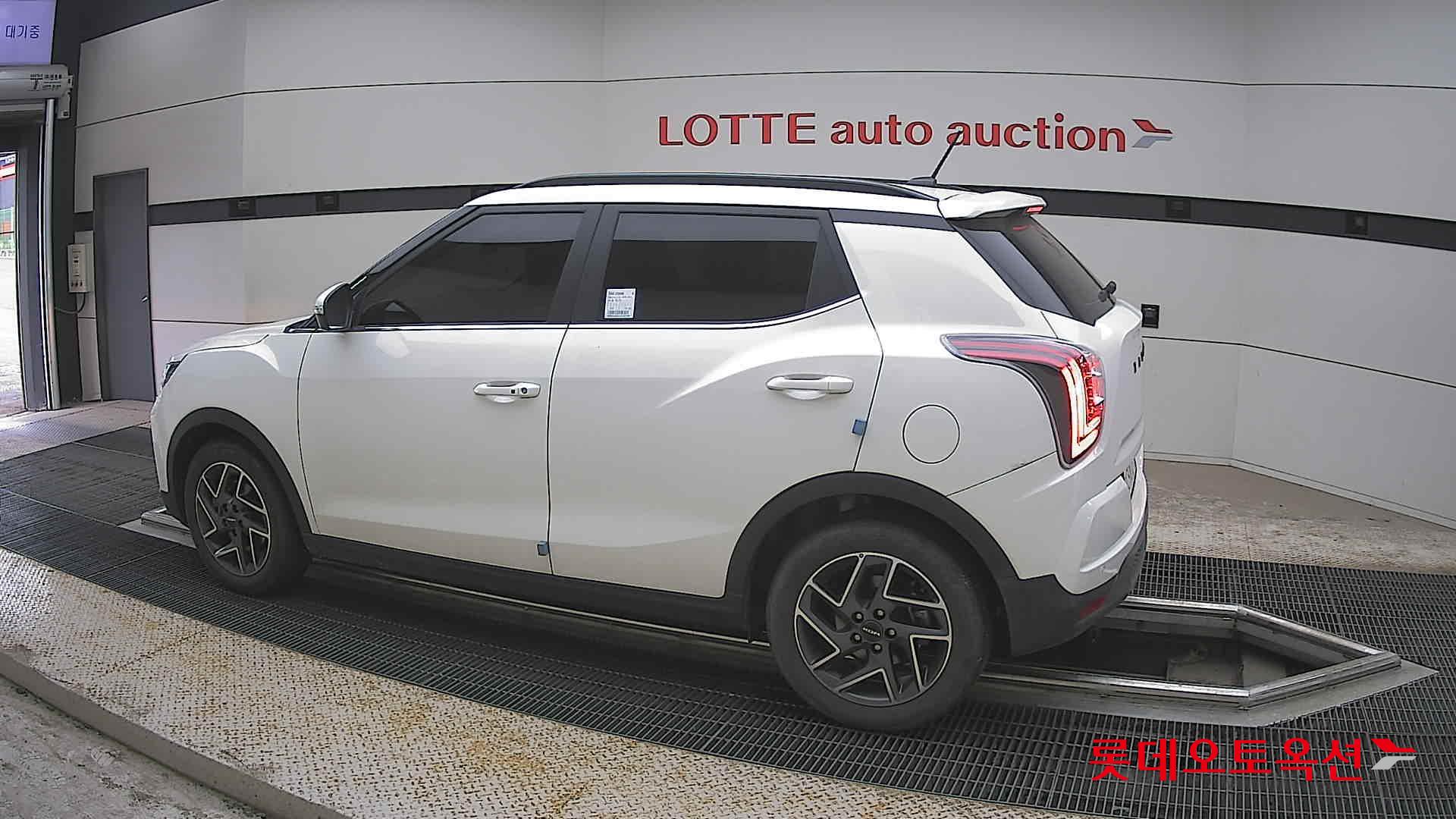 KG Mobility Tivoli - 14