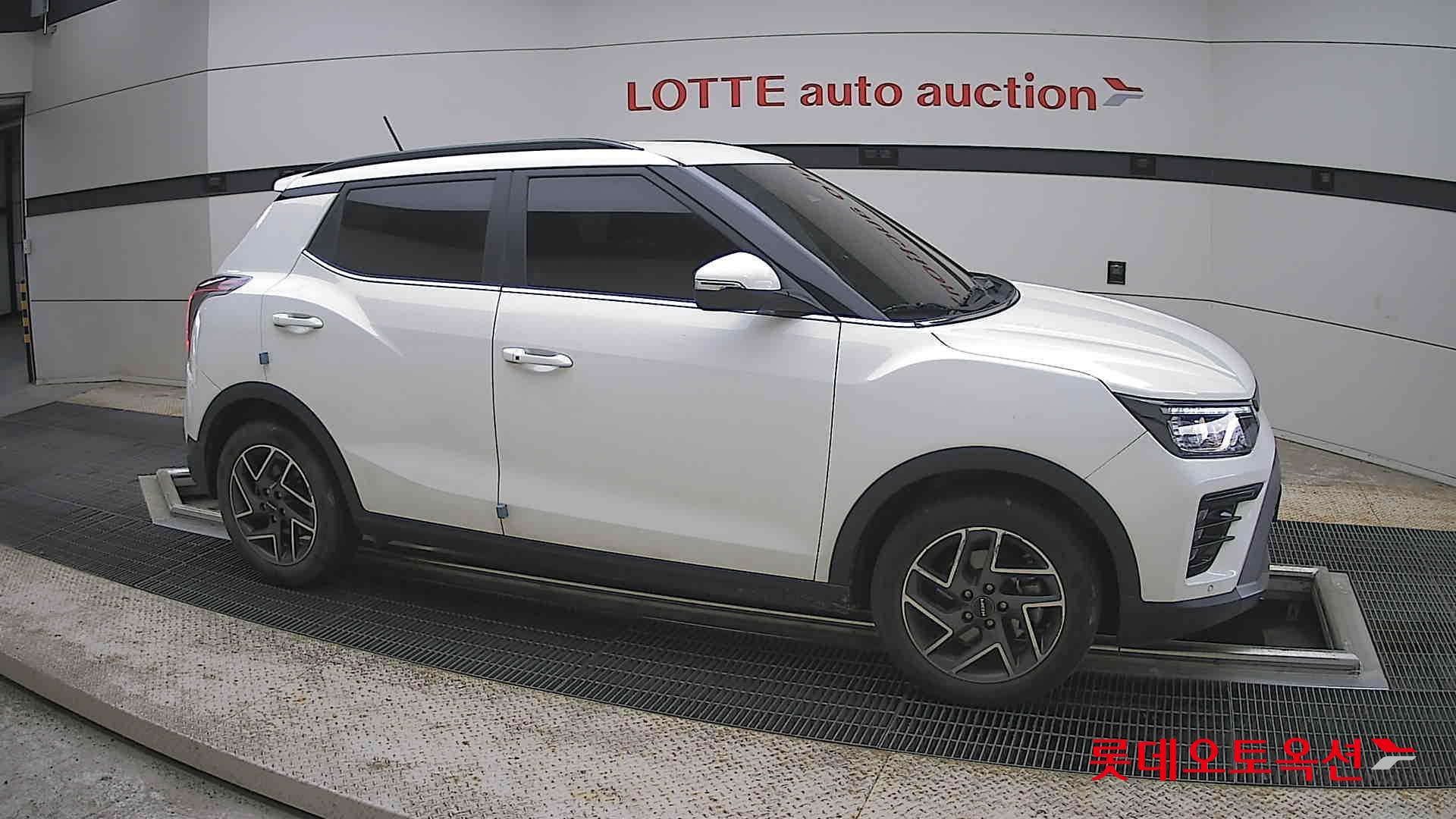 KG Mobility Tivoli - 22
