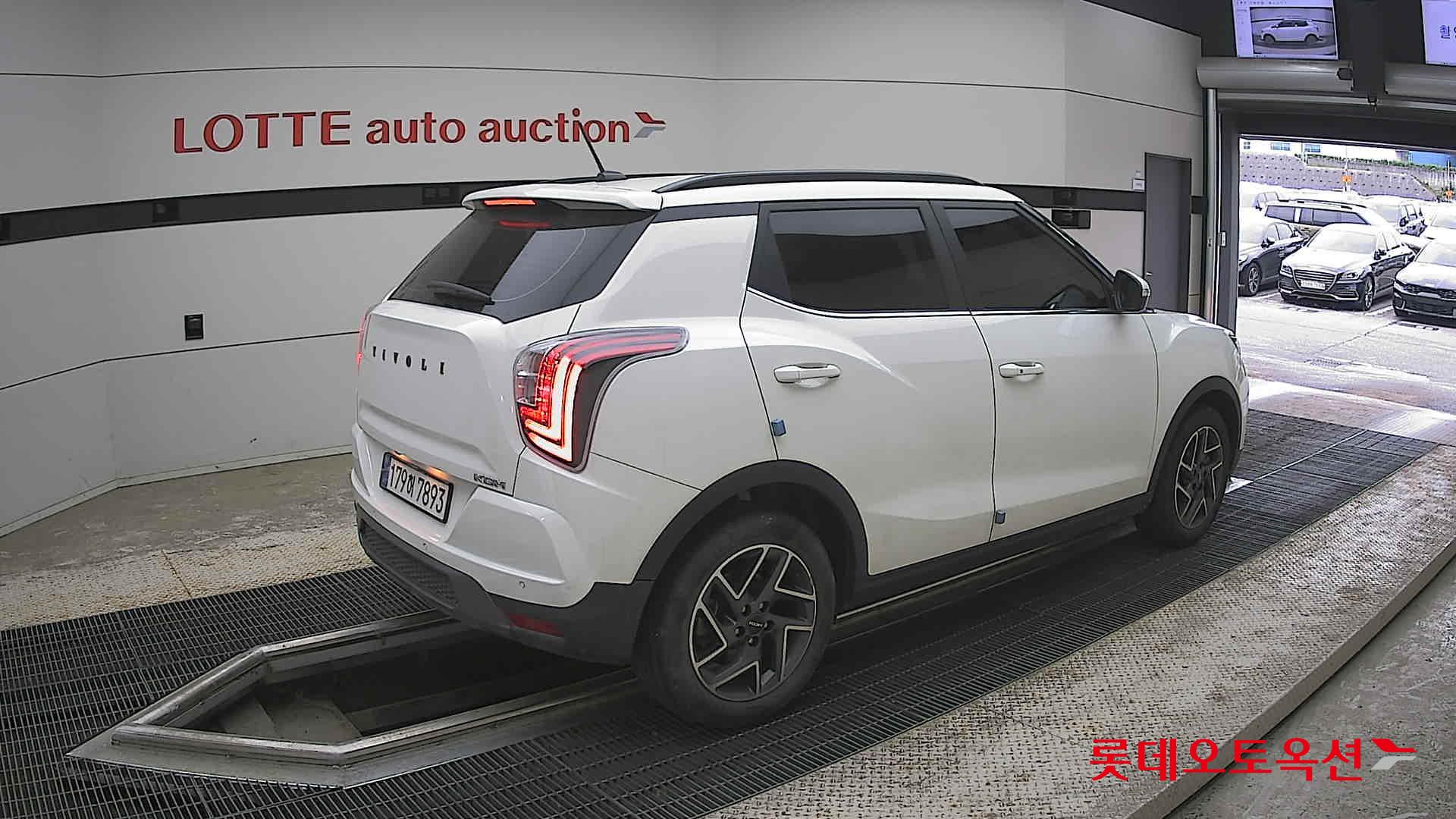 KG Mobility Tivoli - 19