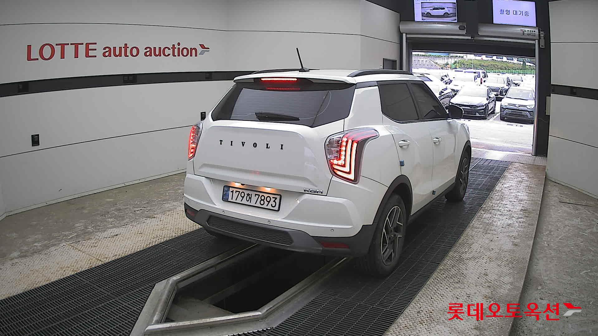 KG Mobility Tivoli - 18