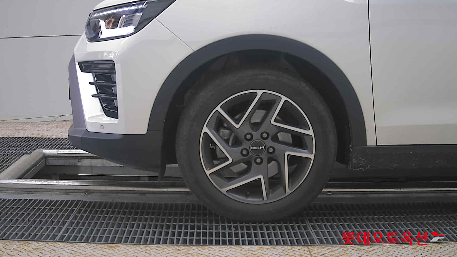 KG Mobility Tivoli - 25