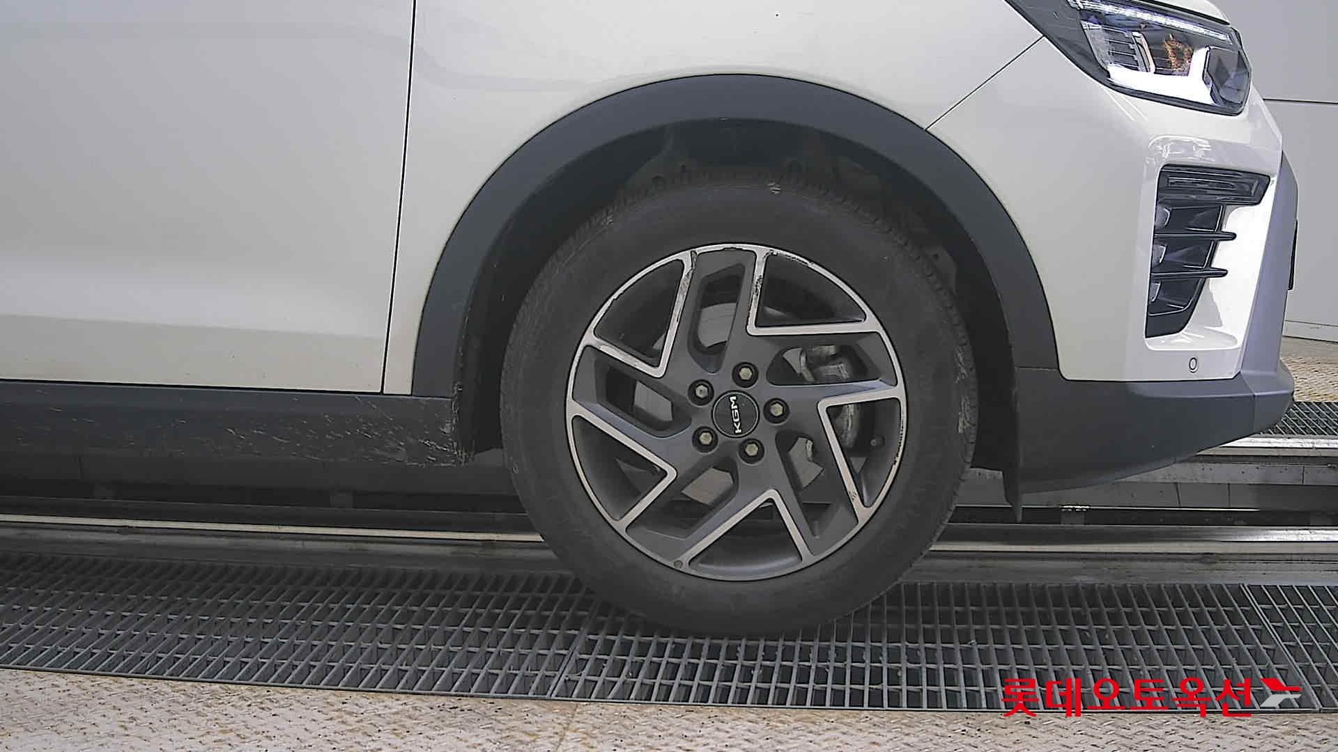 KG Mobility Tivoli - 27