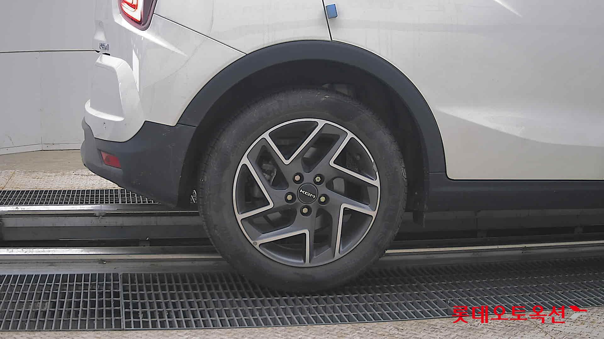 KG Mobility Tivoli - 28