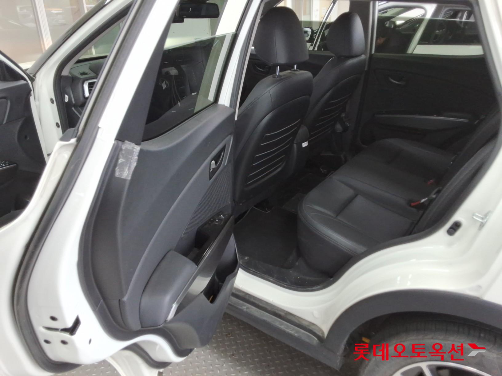 KG Mobility Tivoli - 38