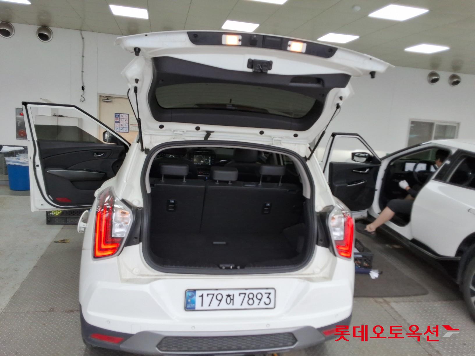 KG Mobility Tivoli - 9