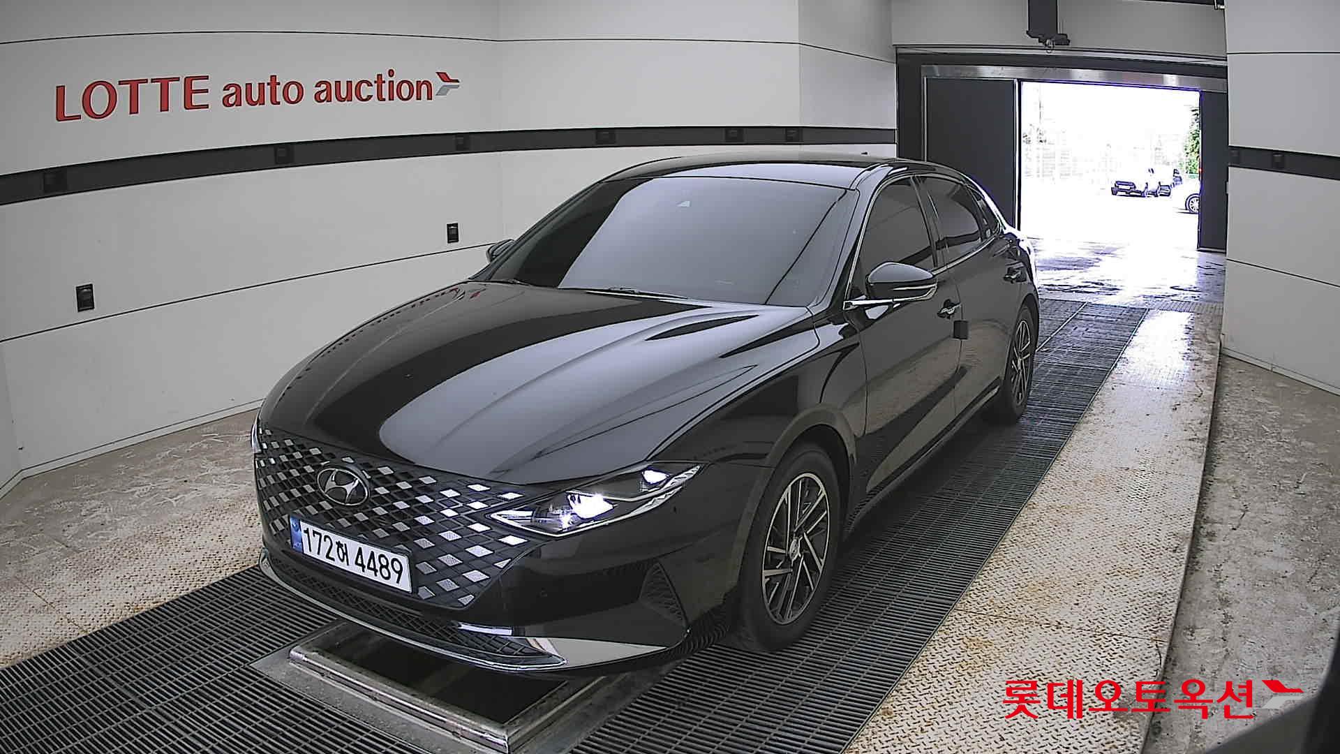 Hyundai Grandeur - 10
