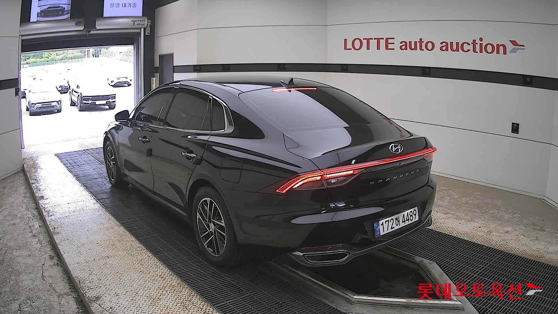 Hyundai Grandeur - 4