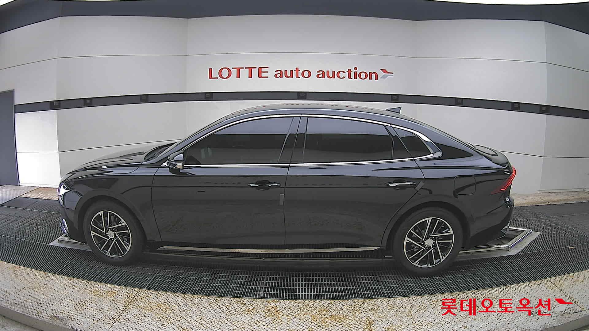 Hyundai Grandeur - 13