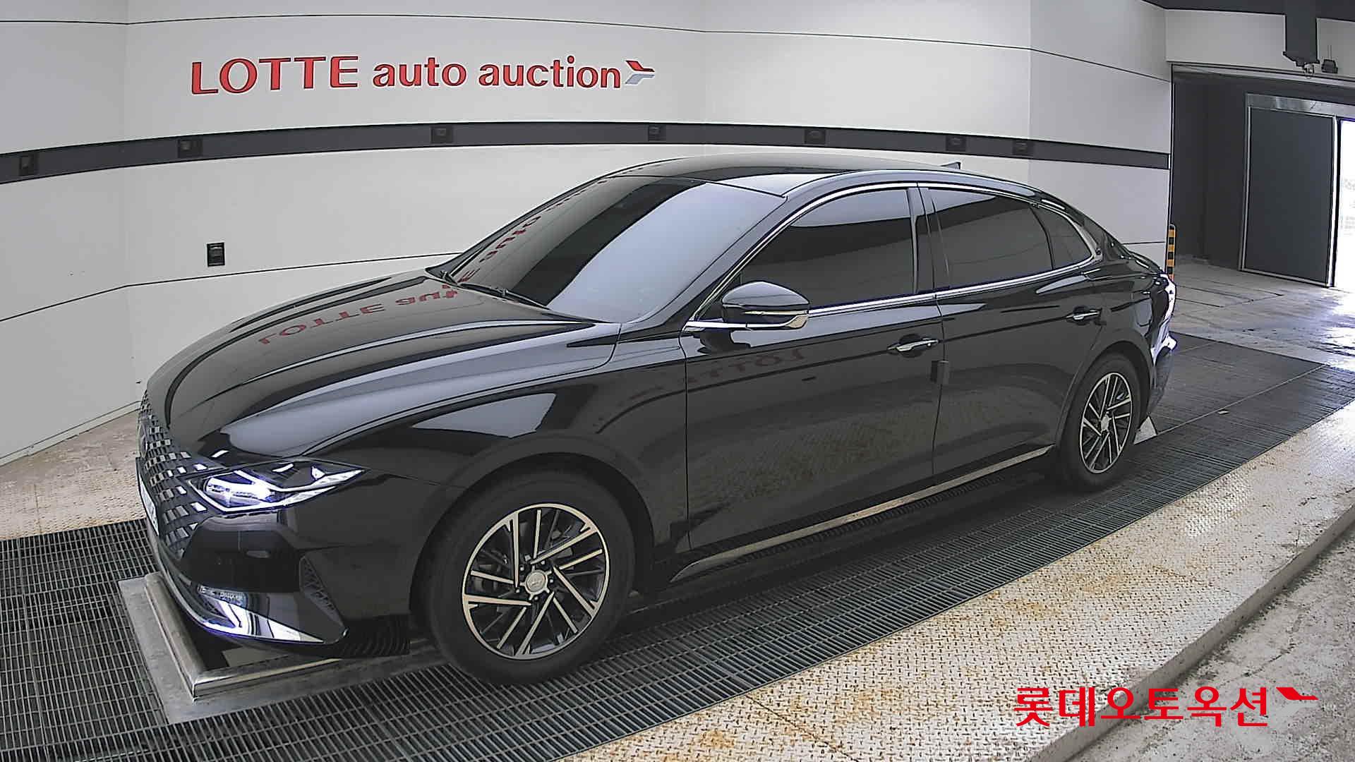 Hyundai Grandeur - 11
