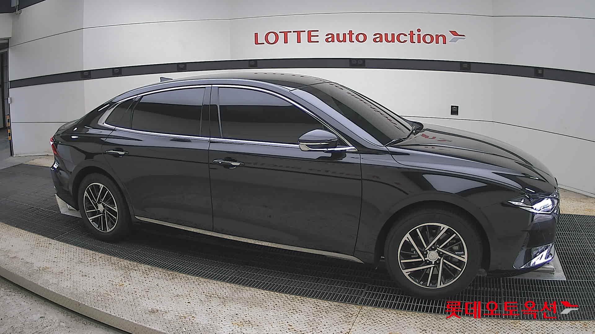 Hyundai Grandeur - 22