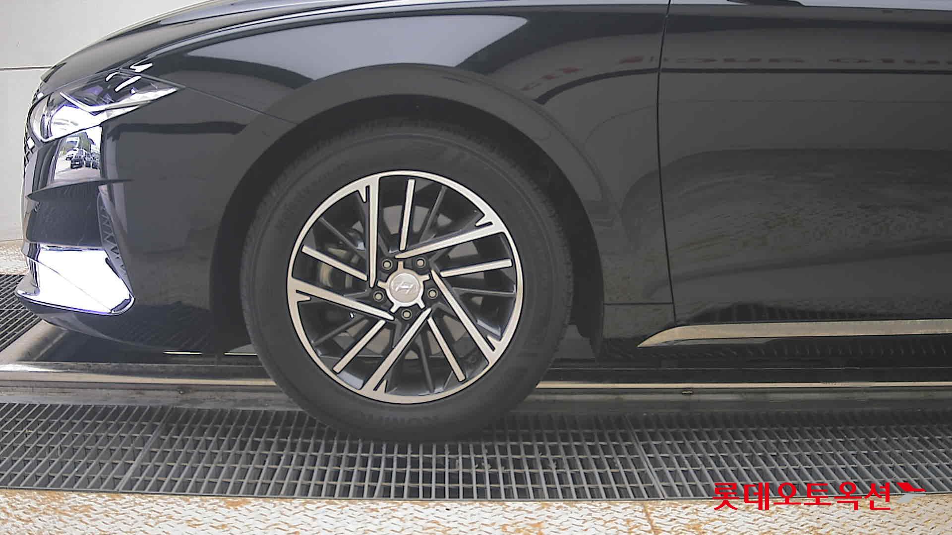Hyundai Grandeur - 25