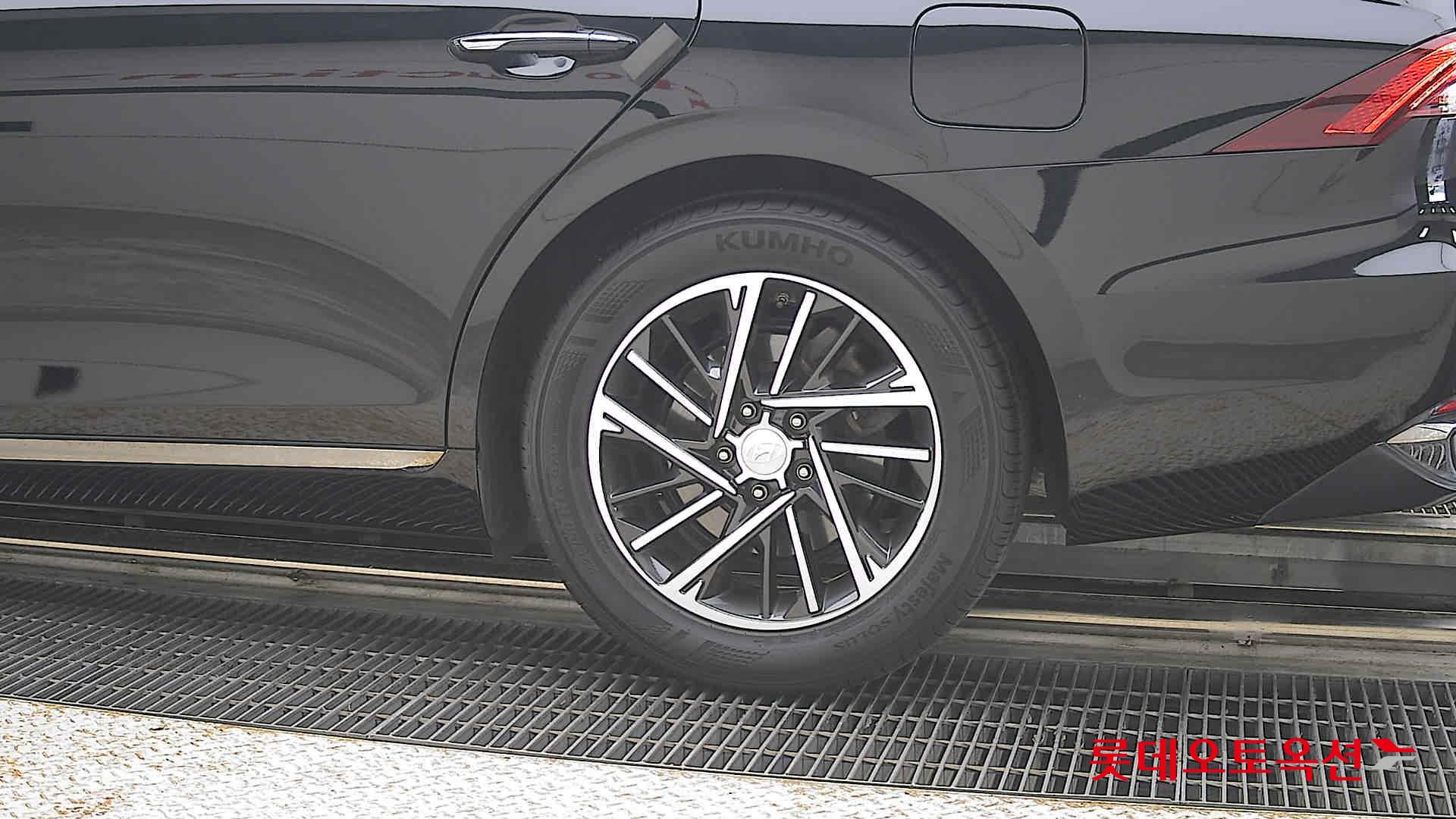 Hyundai Grandeur - 26