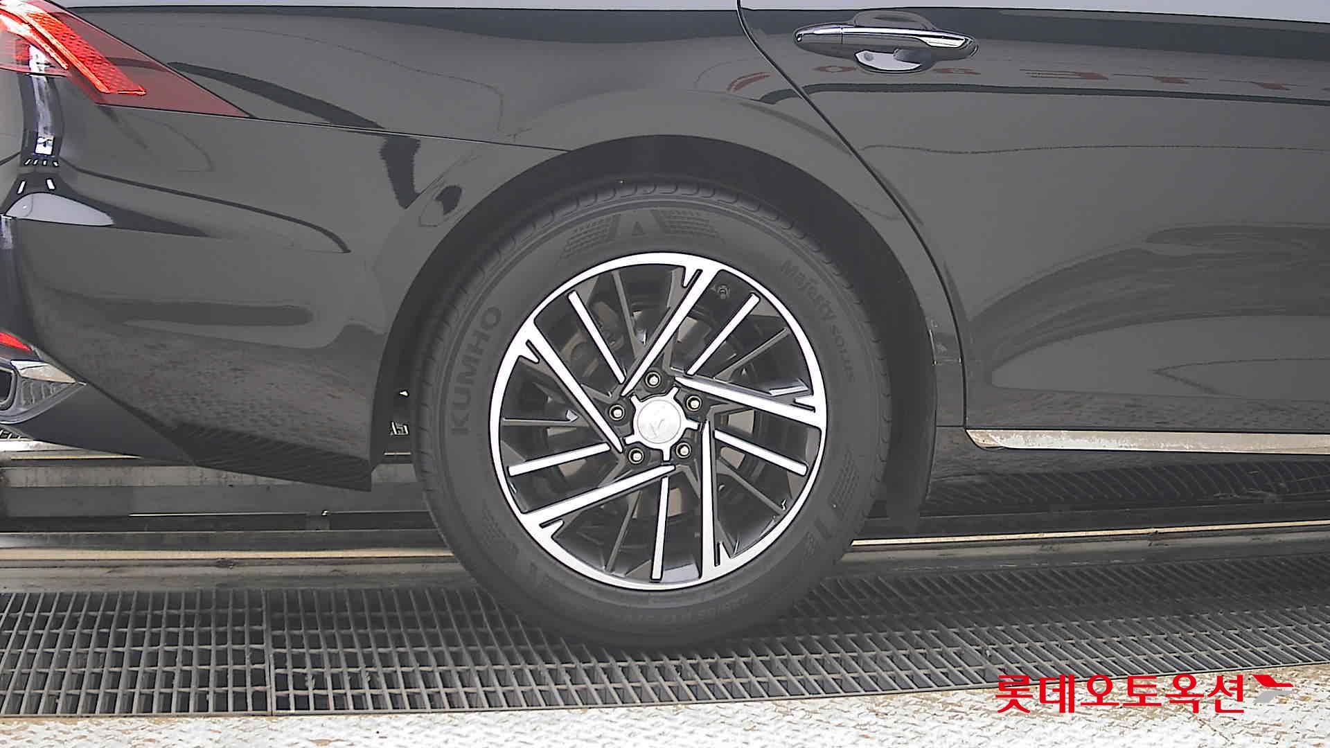 Hyundai Grandeur - 28