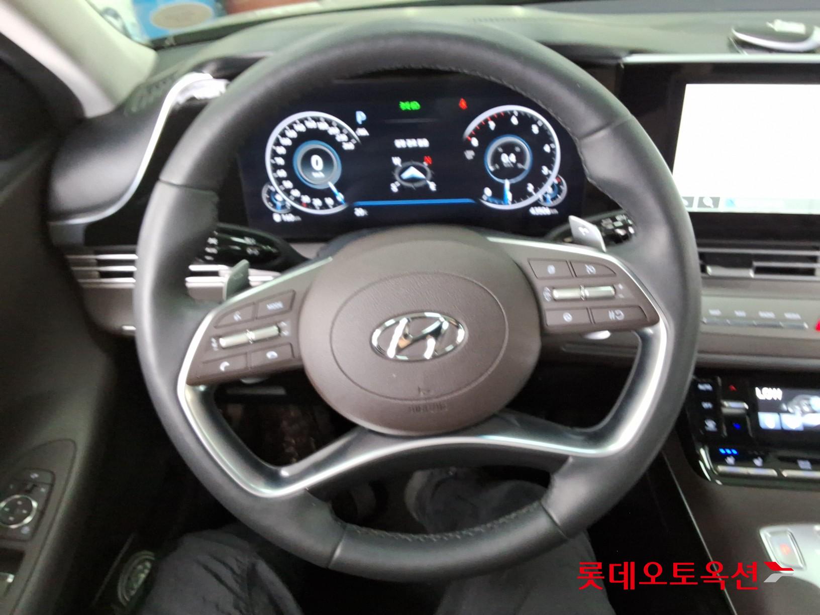 Hyundai Grandeur - 30