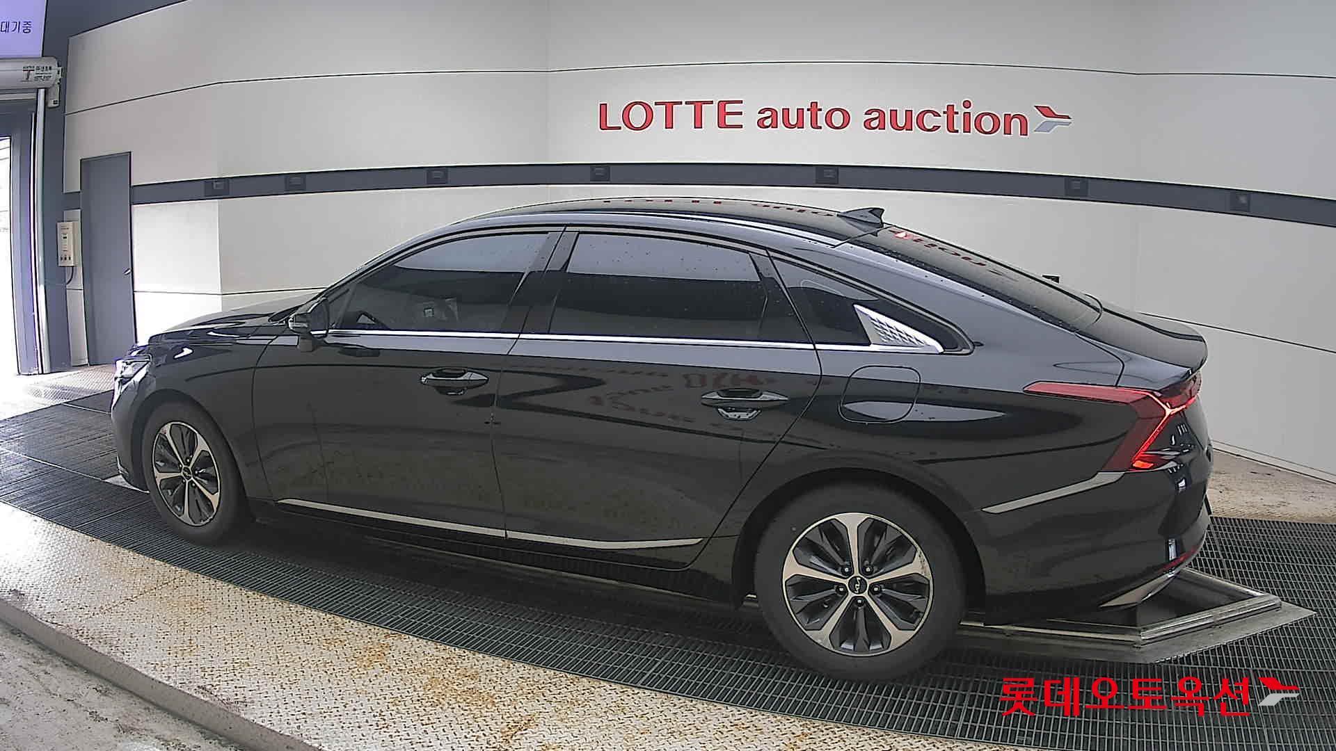 2023 - kia k8