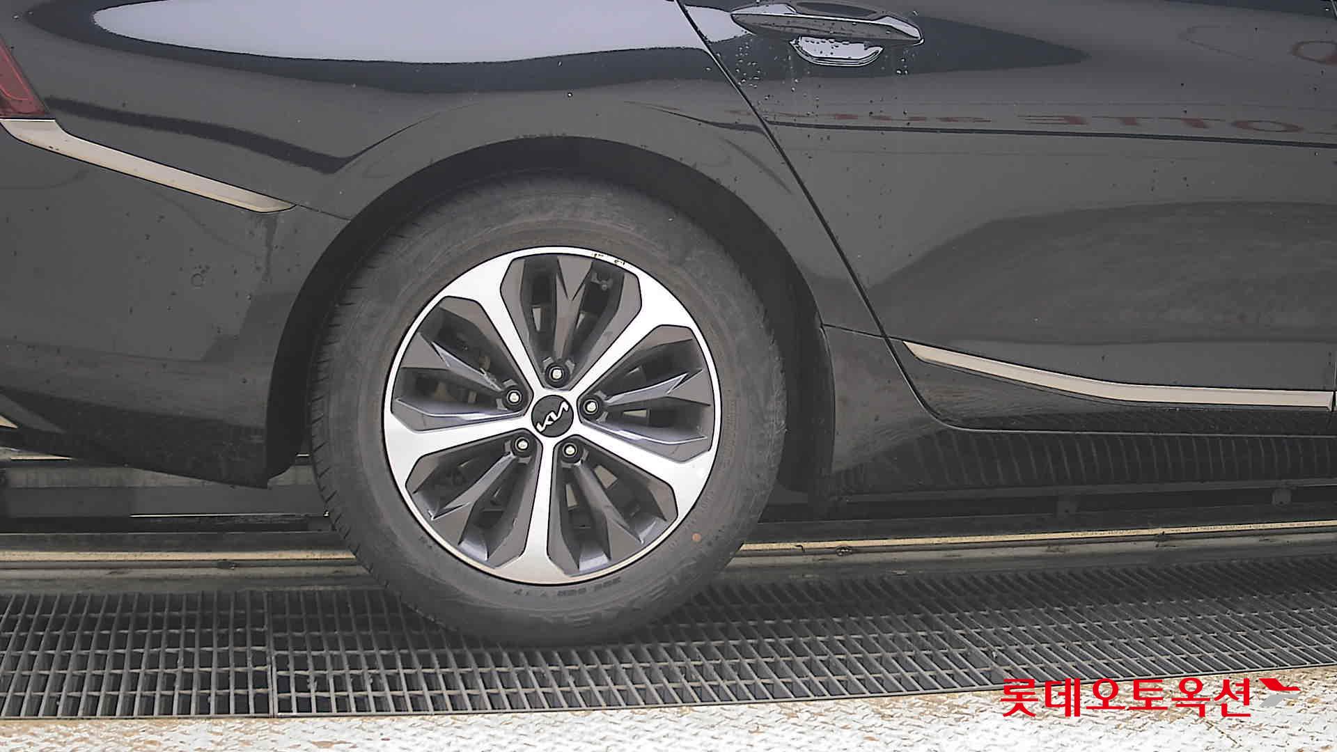 2023 - kia k8