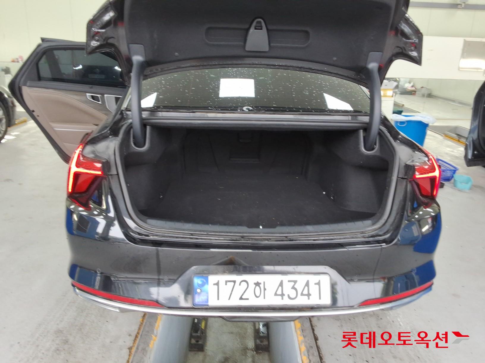 2023 - kia k8