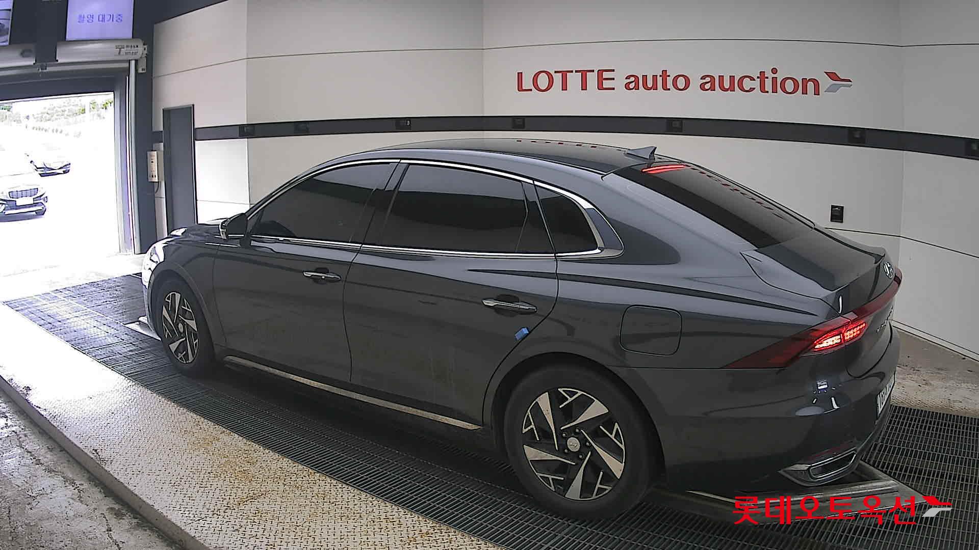 2022 - hyundai grandeur