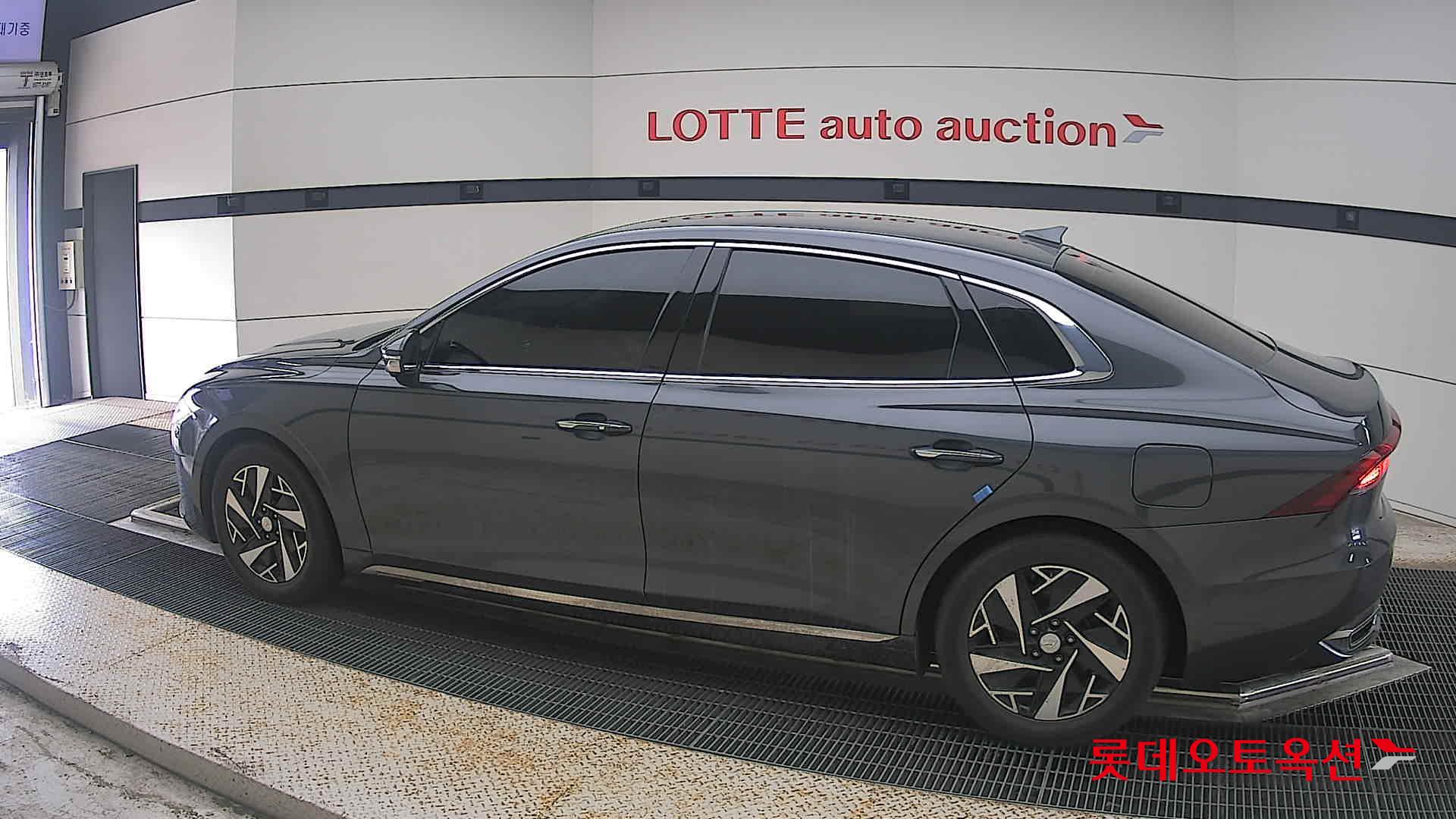 2022 - hyundai grandeur